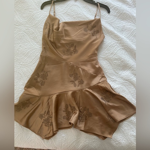 Oh Polly mini dress gold size 4 NWT - Picture 5 of 6